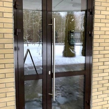 Алюминиевые теплые двери