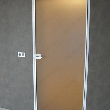 Алюминиевые двери без стекла